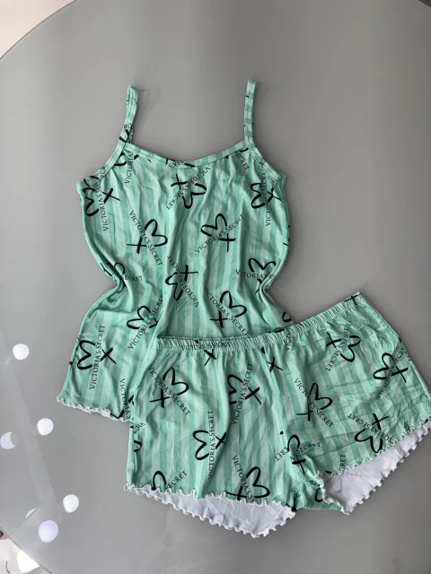 Pijama Victoria Secret blusa shorts verde