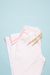 Praga pantalón blanco con rosa en internet