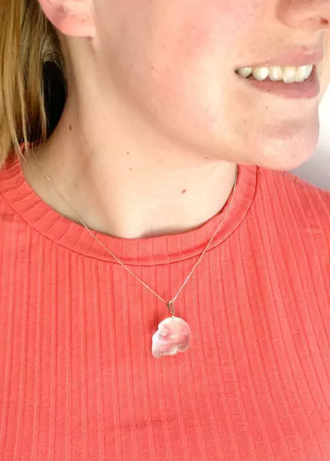 Pingente Cristal de Quartzo Crânio Banho Prata