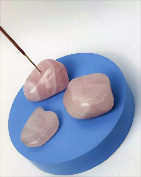 Incensário Pedra Quartzo Rosa Rolado