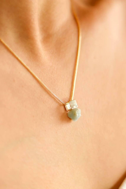 Colar Água Marinha Cubo Banho Ouro