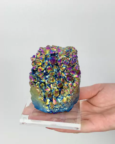 Drusa Titânio Rainbow na Base Acrílica 367 a 502 gramas