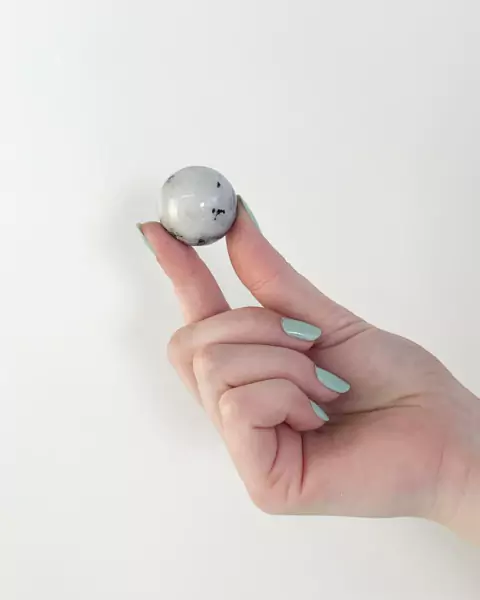 Bola Cristal de Quartzo Grafitado 37 a 45 gramas