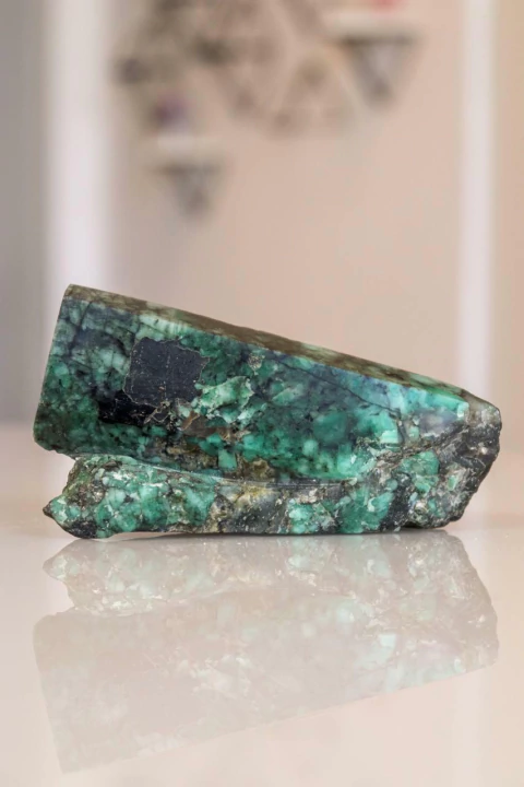 Pedra Esmeralda Polida 320 gramas