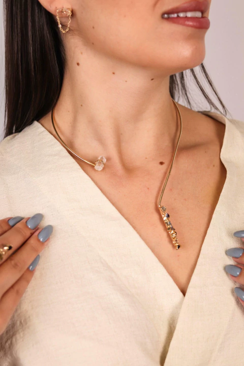 Choker Chakras Longo com Ponta Biterminada Banho Ouro - comprar online