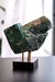 Pedra Esmeralda Polida na Base Madeira Marrom 503 gramas - comprar online