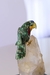 Papagaio de Serpentinita com Base de Ponta de Cristal - comprar online