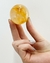 Bola Quartzo Agente Cura Ouro 4,6 cm aprox. - comprar online