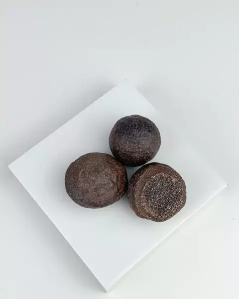 Pedra Mochi Pedra do Xamã bruto 20 a 25 gramas