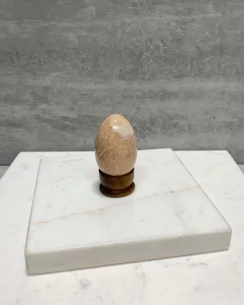 Ovo Feldspato Rúnico 97 a 105 gramas aprox.