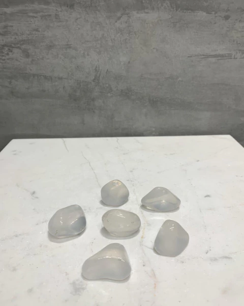 Pedra Girassol Branco Quartzo Enevoado Rolado 8 a 10 gramas