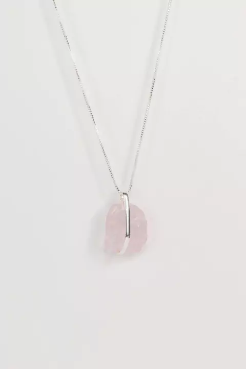 Colar Longo Quartzo Rosa Abraço Banho Prata
