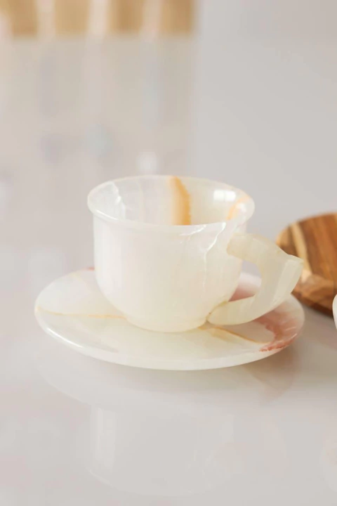 Xícara de Ônix Branco com Pires Classic