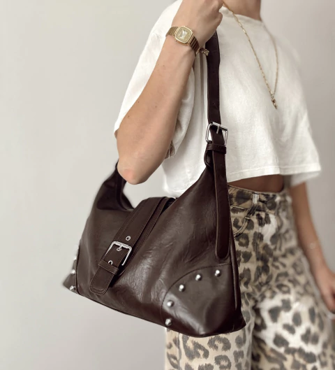 Cartera “Tachas” Chocolate 40x25cm