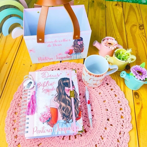 Kit Guardião da Fé-Bíblia de arame com caixa cesta e caneca-06