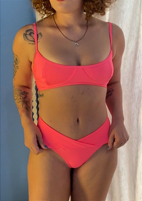 TOP RETRÔ ESTRUTURADO SUPER PINK