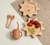 Kit Prato Leão e Talheres Bambu com Copo de Silicone