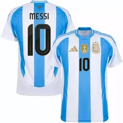 PROMO SELECCION RETRO AFA 3X1- CAMISETA AFA TITULAR MESSI 2024 + CAMISETA RETRO AFA SUPLENTE 1994 MARADONA + SHORT RETRO AFA SUPLENTE 1994 MARADONA - comprar online