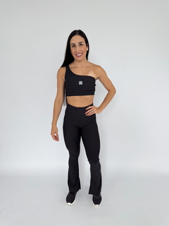 Calça Flare canelada - Preta - loja online