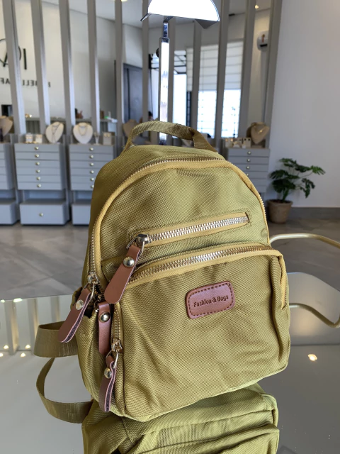 Bolsa Mini Mochila Dourada - comprar online