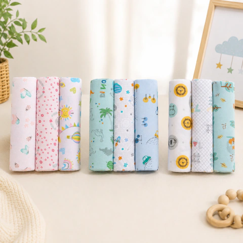 KIT 3 CUEIROS FLANELADOS PAPI KARINHO – 80 x 60 CM | 100% ALGODÃO