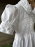 Vestido Infantil branco com Detalhes Bordados na internet