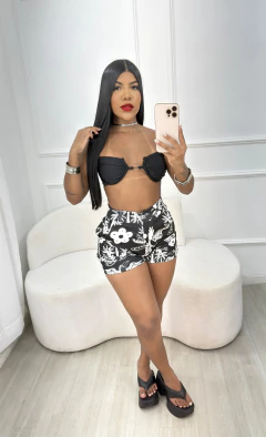 SHORT ESTAMPA DIGITAL COM BOTÃO ENCAPADO E ZIPER EM NEOPRENE na internet