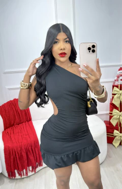 VESTIDO BONECA COM DETALHE EM CORRENTE DOURADA NAS COSTAS EM MALHA SUPLEX