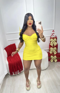 VESTIDO DRAPEADO EM POLIAMIDA ACETINADA COM ARO DE SUSTENTAÇÃO, ALÇA DE AMARRAR E EFEITO EMPINA BUMBUM na internet