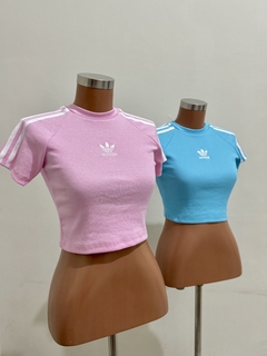 CROPPED ADIDAS BORDADO + LISTRAS EM RIBANA PREMIUM na internet