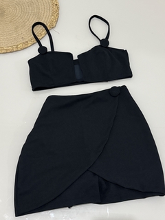 CONJUNTO SHORT SAIA EM MALHA ESCUBA COM BOTÃO ENCAPADO na internet