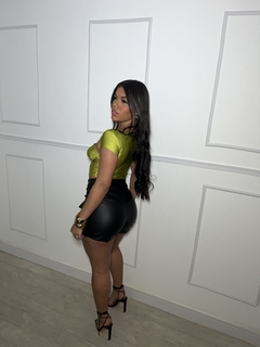 CROPPED MABEL EM POLIAMIDA ACETINADA COM BARBATANAS, ARO DE SUSTENTAÇÃO - loja online