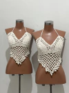 CROPPED EM CROCHÊ COM REGULAGEM NO PESCOÇO E COSTAS