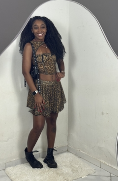 Imagem do CONJUNTO JASMINE EM TULE COM ARO DE SUSTENTAÇÃO, DETALHE EM CORAÇÃO E SAIA PLISSADA COM SHORT POR BAIXO