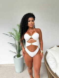 BODY MAIÔ RECORTE EM SUPLEX COM DETALHE DOURADO E BOJO na internet