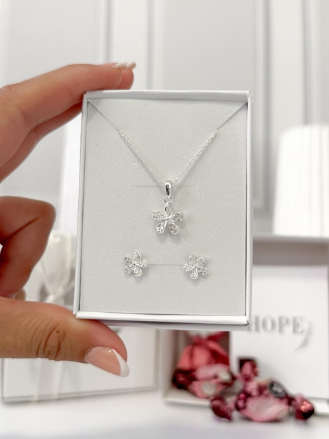 BOX 15 CADENA FLOR MICROPAVE Y AROS PLATA 925 - comprar online
