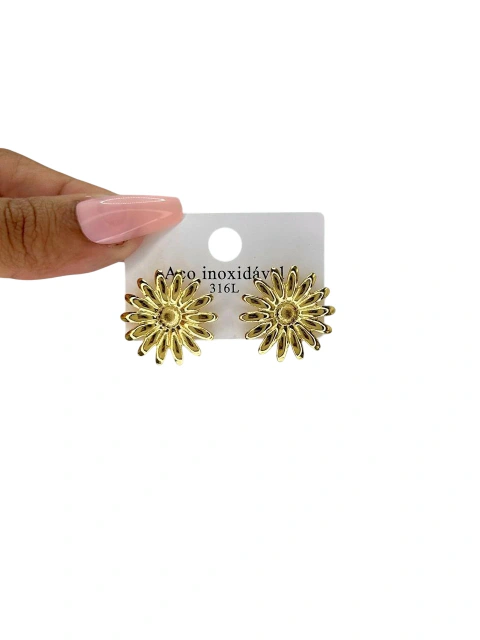 Brinco Importado Girassol em Aço Dourado
