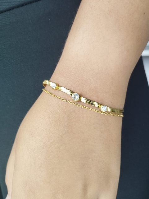 Pulseira Dupla Fita com Pedrinhas em Aço Dourado