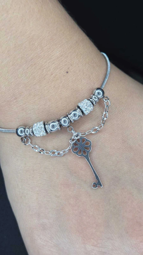 Pulseira Importada Estilo Pandora Chave em Aço Inox