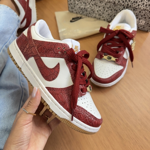 Nike Dunk low pro Croco - Marsala - comprar online