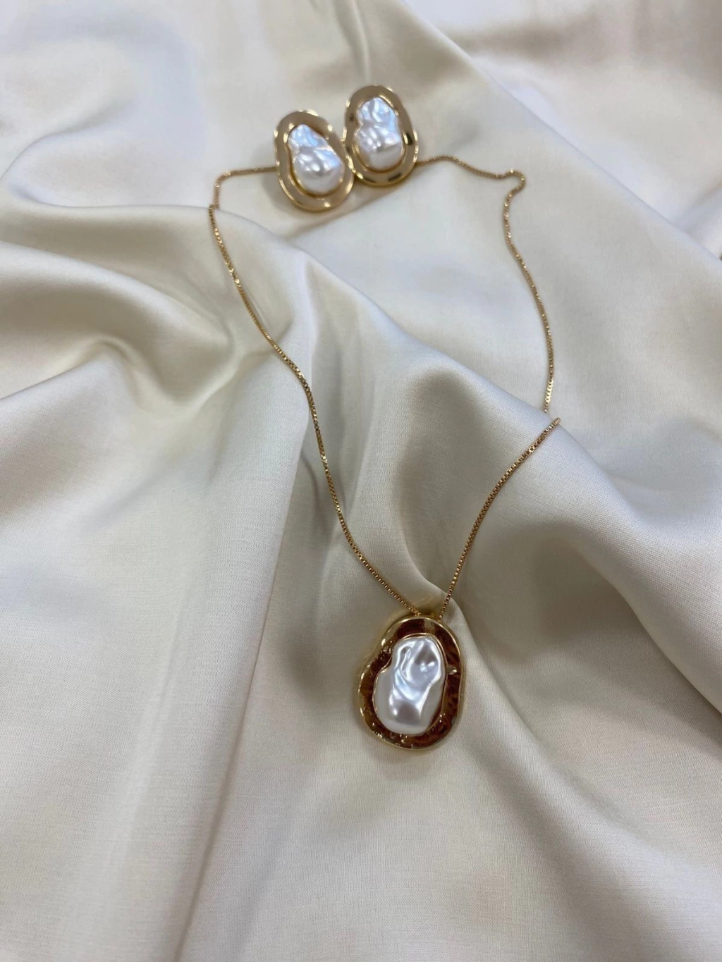 Conjunto brinco e colar