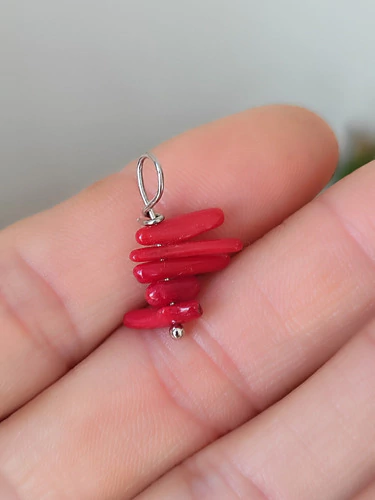 Dije Coral Rojo Cuentita Escalla