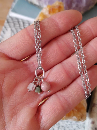 Collar Unakita, Cuarzo Rosa Y Rodonita Piedra Coraocristales - comprar online