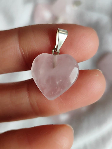 Dije Corazón Cuarzo Rosa 1.5cm Coraocristales