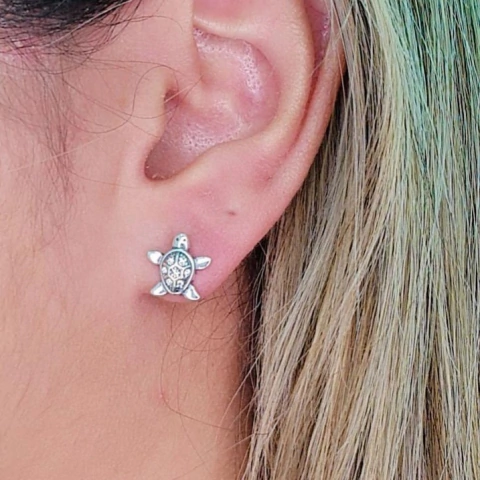BRINCO DE PRATA TARTARUGA COM ZIRCÔNIAS