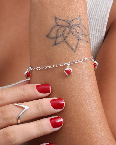 PULSEIRA DE PRATA QUATRO CORAÇÕES VERMELHO - comprar online
