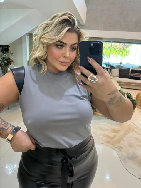 Calça Detalhe Ilhós