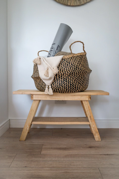TWO-TONE NATURAL FIBER BASKETS WITH HANDLES