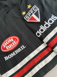 Shorts 1998 Adidas Original na internet