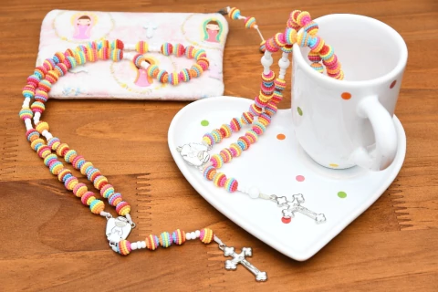 Terço infantil multicolorido